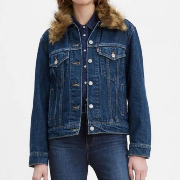 Levi's Jackets & Blazers - NWT Levi's Quilted Dark Wash Fur Collar Denim Trucker Jacket Size Small